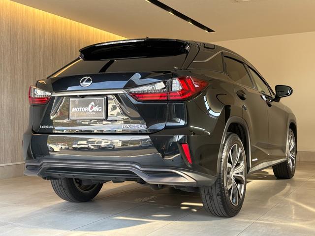 ＲＸ ＲＸ４５０ｈ　バージョンＬ　３眼ＬＥＤヘッドライト・フォグ　ブラウン本革エアーシート　リアシートヒーター　純正ＳＤナビ　パノラミックビューモニター　ヘッドアップディスプレイ　リアシート電動格納　ブラインドスポットモニター　ウッドコンビハンドル（23枚目）