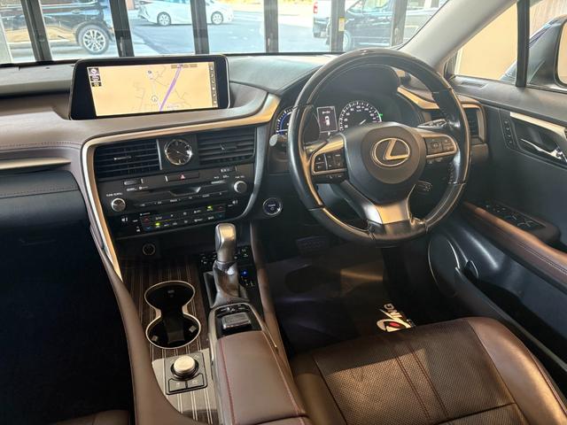 ＲＸ ＲＸ４５０ｈ　バージョンＬ　３眼ＬＥＤヘッドライト・フォグ　ブラウン本革エアーシート　リアシートヒーター　純正ＳＤナビ　パノラミックビューモニター　ヘッドアップディスプレイ　リアシート電動格納　ブラインドスポットモニター　ウッドコンビハンドル（28枚目）