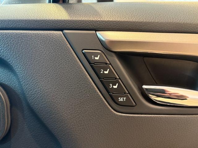 ＲＸ ＲＸ４５０ｈ　バージョンＬ　３眼ＬＥＤヘッドライト・フォグ　ブラウン本革エアーシート　リアシートヒーター　純正ＳＤナビ　パノラミックビューモニター　ヘッドアップディスプレイ　リアシート電動格納　ブラインドスポットモニター　ウッドコンビハンドル（32枚目）