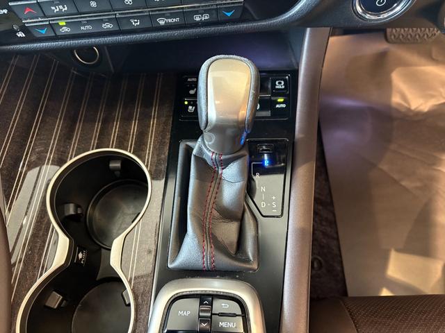 ＲＸ ＲＸ４５０ｈ　バージョンＬ　３眼ＬＥＤヘッドライト・フォグ　ブラウン本革エアーシート　リアシートヒーター　純正ＳＤナビ　パノラミックビューモニター　ヘッドアップディスプレイ　リアシート電動格納　ブラインドスポットモニター　ウッドコンビハンドル（37枚目）