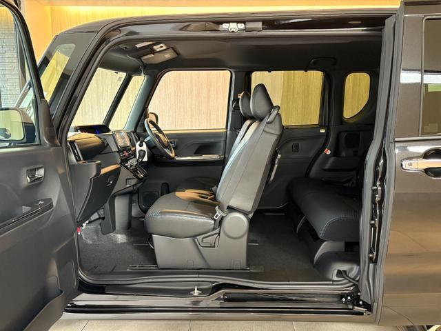 タント カスタムＲＳ　ターボ　両側パワースライドドア　純正１５ＡＷ　スマートアシスト　純正９型ディスプレイオーディオ　バックモニター　ブラックハーフレザーベンチシート　シートヒーター　ＬＥＤヘッドライト・フォグ　オートマチックハイビーム　パークセンサー（9枚目）