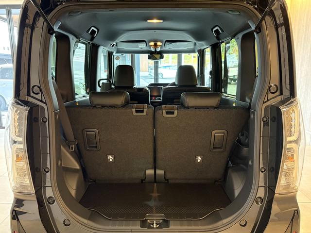 タント カスタムＲＳ　ターボ　両側パワースライドドア　純正１５ＡＷ　スマートアシスト　純正９型ディスプレイオーディオ　バックモニター　ブラックハーフレザーベンチシート　シートヒーター　ＬＥＤヘッドライト・フォグ　オートマチックハイビーム　パークセンサー（35枚目）