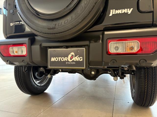 ジムニー ＸＣ　届出済未使用車　ブレーキサポート　アイドリングストップ　カロッツェリア９型ディスプレイオーディオ　バックモニター　ＨＤＭＩ・ＵＳＢ入力端子　ＥＴＣ　シートヒーター　リアパークセンサー　クルーズコントロール　ＬＥＤヘッドライト　背面タイヤ　純正１６ＡＷ（9枚目）