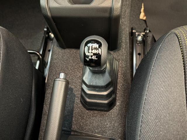 ジムニー ＸＣ　届出済未使用車　ブレーキサポート　アイドリングストップ　カロッツェリア９型ディスプレイオーディオ　バックモニター　ＨＤＭＩ・ＵＳＢ入力端子　ＥＴＣ　シートヒーター　リアパークセンサー　クルーズコントロール　ＬＥＤヘッドライト　背面タイヤ　純正１６ＡＷ（16枚目）