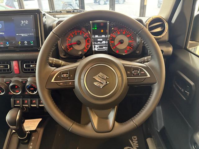 ジムニー ＸＣ　届出済未使用車　ブレーキサポート　アイドリングストップ　カロッツェリア９型ディスプレイオーディオ　バックモニター　ＨＤＭＩ・ＵＳＢ入力端子　ＥＴＣ　シートヒーター　リアパークセンサー　クルーズコントロール　ＬＥＤヘッドライト　背面タイヤ　純正１６ＡＷ（27枚目）