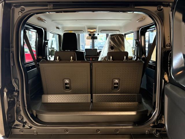 ジムニー ＸＣ　届出済未使用車　ブレーキサポート　アイドリングストップ　カロッツェリア９型ディスプレイオーディオ　バックモニター　ＨＤＭＩ・ＵＳＢ入力端子　ＥＴＣ　シートヒーター　リアパークセンサー　クルーズコントロール　ＬＥＤヘッドライト　背面タイヤ　純正１６ＡＷ（32枚目）