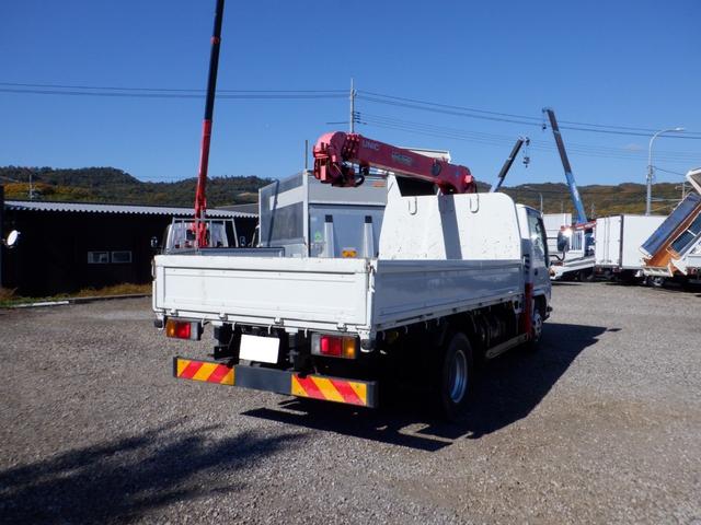 エルフトラック ロングフルフラットロー　全低床　３ｔ積　６ＭＴ　３ペダル　ユニック製　ＵＲＵ２６４　４段クレーン　ラジコン　フックイン　荷台内寸３６０ｃｍ１７９ｃｍ３７ｃｍ　荷台地上高１００ｃｍ　坂道発進補助装置　左電動格納ミラー（9枚目）