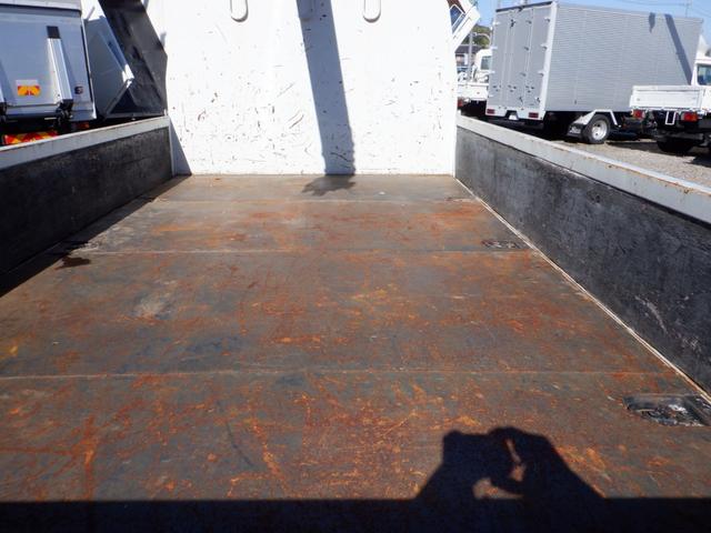 エルフトラック ロングフルフラットロー　全低床　３ｔ積　６ＭＴ　３ペダル　ユニック製　ＵＲＵ２６４　４段クレーン　ラジコン　フックイン　荷台内寸３６０ｃｍ１７９ｃｍ３７ｃｍ　荷台地上高１００ｃｍ　坂道発進補助装置　左電動格納ミラー（12枚目）