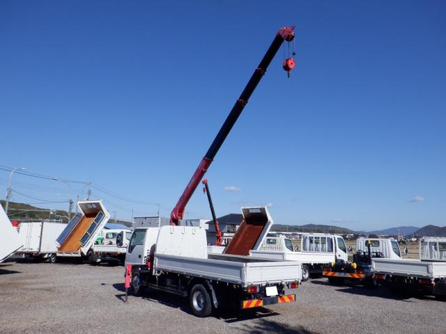 エルフトラック ロングフルフラットロー　全低床　３ｔ積　６ＭＴ　３ペダル　ユニック製　ＵＲＵ２６４　４段クレーン　ラジコン　フックイン　荷台内寸３６０ｃｍ１７９ｃｍ３７ｃｍ　荷台地上高１００ｃｍ　坂道発進補助装置　左電動格納ミラー（16枚目）