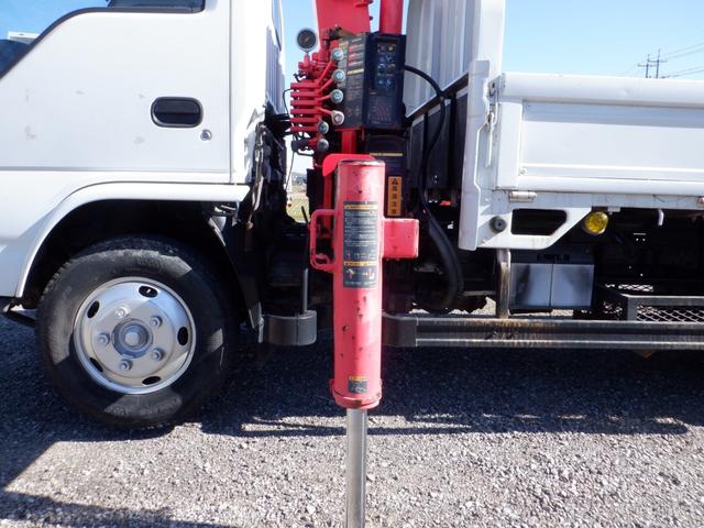 エルフトラック ロングフルフラットロー　全低床　３ｔ積　６ＭＴ　３ペダル　ユニック製　ＵＲＵ２６４　４段クレーン　ラジコン　フックイン　荷台内寸３６０ｃｍ１７９ｃｍ３７ｃｍ　荷台地上高１００ｃｍ　坂道発進補助装置　左電動格納ミラー（24枚目）