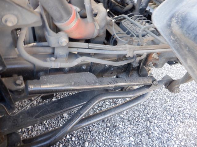 エルフトラック ロングフルフラットロー　全低床　３ｔ積　６ＭＴ　３ペダル　ユニック製　ＵＲＵ２６４　４段クレーン　ラジコン　フックイン　荷台内寸３６０ｃｍ１７９ｃｍ３７ｃｍ　荷台地上高１００ｃｍ　坂道発進補助装置　左電動格納ミラー（32枚目）