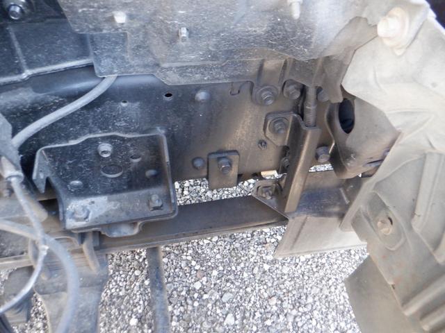 エルフトラック ロングフルフラットロー　全低床　３ｔ積　６ＭＴ　３ペダル　ユニック製　ＵＲＵ２６４　４段クレーン　ラジコン　フックイン　荷台内寸３６０ｃｍ１７９ｃｍ３７ｃｍ　荷台地上高１００ｃｍ　坂道発進補助装置　左電動格納ミラー（35枚目）