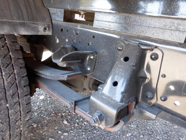 エルフトラック ロングフルフラットロー　全低床　３ｔ積　６ＭＴ　３ペダル　ユニック製　ＵＲＵ２６４　４段クレーン　ラジコン　フックイン　荷台内寸３６０ｃｍ１７９ｃｍ３７ｃｍ　荷台地上高１００ｃｍ　坂道発進補助装置　左電動格納ミラー（48枚目）