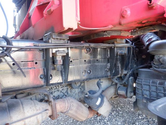 エルフトラック ロングフルフラットロー　全低床　３ｔ積　６ＭＴ　３ペダル　ユニック製　ＵＲＵ２６４　４段クレーン　ラジコン　フックイン　荷台内寸３６０ｃｍ１７９ｃｍ３７ｃｍ　荷台地上高１００ｃｍ　坂道発進補助装置　左電動格納ミラー（50枚目）