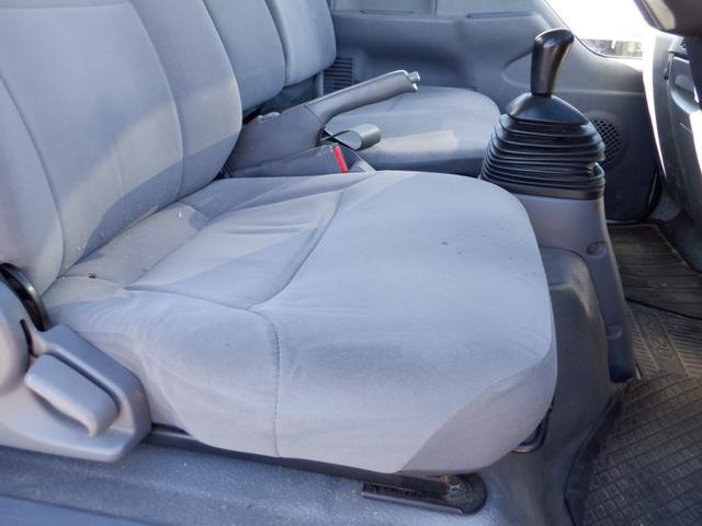 エルフトラック ロングフルフラットロー　全低床　３ｔ積　６ＭＴ　３ペダル　ユニック製　ＵＲＵ２６４　４段クレーン　ラジコン　フックイン　荷台内寸３６０ｃｍ１７９ｃｍ３７ｃｍ　荷台地上高１００ｃｍ　坂道発進補助装置　左電動格納ミラー（54枚目）