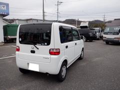 私たちは、お客様にとって本当に効率の上がる中古車トラック、バンをご提供したいと考えています。 4