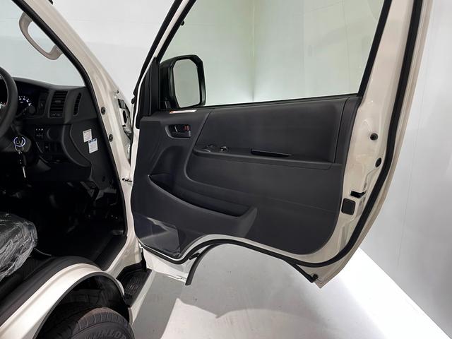 ハイエースバン ロングＤＸ　ＧＬパッケージ　ＬＥＤヘッドライト　全方位カメラ　デジタルインナーミラー　リヤクーラー　リヤヒーター　キーレス　プライバシーガラス　パワーウィンドゥ　電格ドアミラー　プリクラッシュ　ＬＤＡ　ＡＨＢ　ＰＫＳＢ（26枚目）
