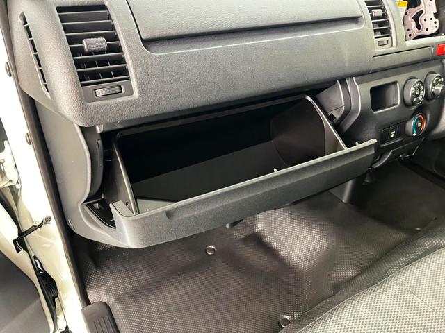 ハイエースバン ロングＤＸ　ＧＬパッケージ　ＬＥＤヘッドライト　全方位カメラ　デジタルインナーミラー　リヤクーラー　リヤヒーター　キーレス　プライバシーガラス　パワーウィンドゥ　電格ドアミラー　プリクラッシュ　ＬＤＡ　ＡＨＢ　ＰＫＳＢ（39枚目）