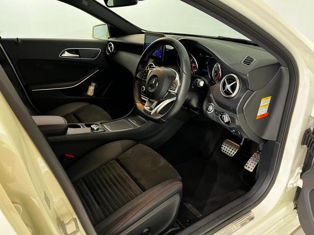 Ａクラス Ａ１８０　スポーツ　後期　新品タイヤ　ＡＭＧスタイリングｐｋｇ　５ツインスポーク１８ＡＷ　ＬＥＤヘッドライト　ＣａｒＰｌａｙ（31枚目）