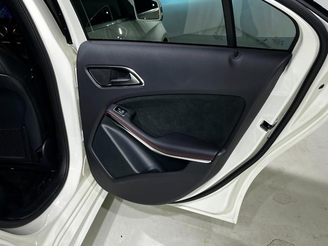 Ａクラス Ａ１８０　スポーツ　後期　新品タイヤ　ＡＭＧスタイリングｐｋｇ　５ツインスポーク１８ＡＷ　ＬＥＤヘッドライト　ＣａｒＰｌａｙ（34枚目）