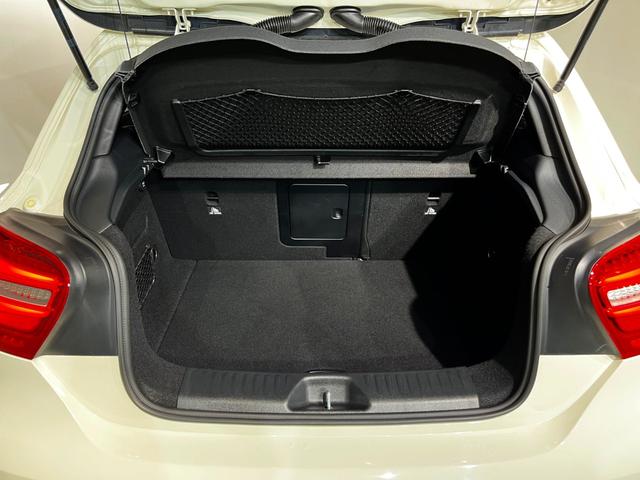 Ａクラス Ａ１８０　スポーツ　後期　新品タイヤ　ＡＭＧスタイリングｐｋｇ　５ツインスポーク１８ＡＷ　ＬＥＤヘッドライト　ＣａｒＰｌａｙ（47枚目）