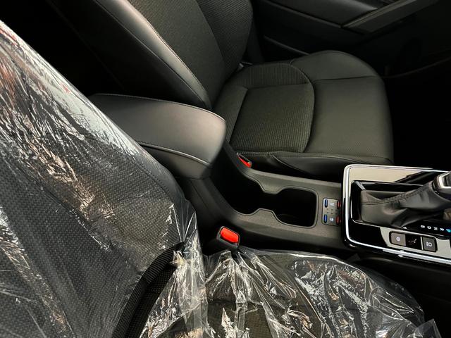 カローラクロス ハイブリッド Z パノラマルーフ シグナルロードプロテクション パノラミックビューモニター アドバンストパーク ブラインドスポット 安心降車(38枚目)