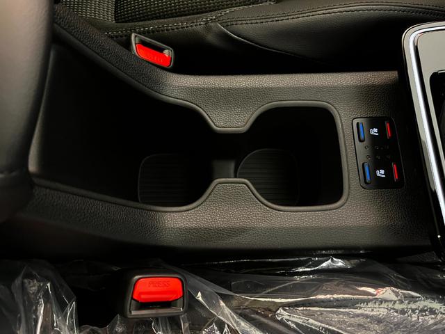 カローラクロス ハイブリッド Z パノラマルーフ シグナルロードプロテクション パノラミックビューモニター アドバンストパーク ブラインドスポット 安心降車(40枚目)