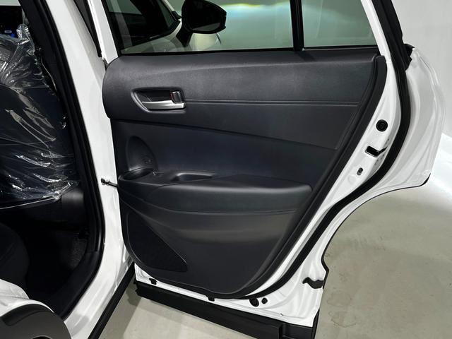 カローラクロス ハイブリッド Z パノラマルーフ シグナルロードプロテクション パノラミックビューモニター アドバンストパーク ブラインドスポット 安心降車(42枚目)