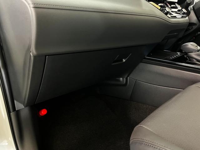 カローラクロス ハイブリッド Z パノラマルーフ シグナルロードプロテクション パノラミックビューモニター アドバンストパーク ブラインドスポット 安心降車(48枚目)