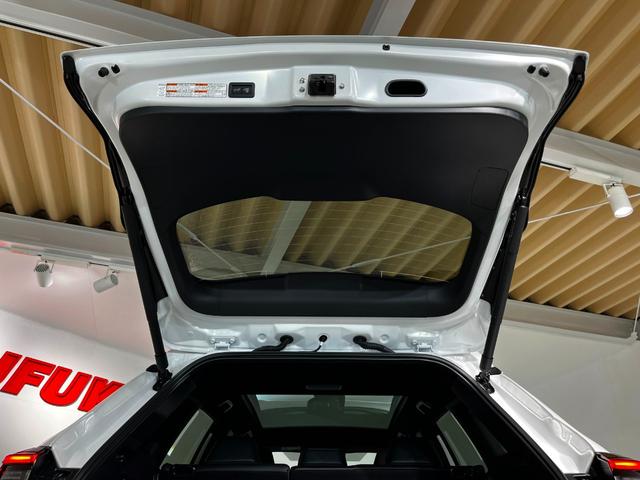 カローラクロス ハイブリッド Z パノラマルーフ シグナルロードプロテクション パノラミックビューモニター アドバンストパーク ブラインドスポット 安心降車(53枚目)