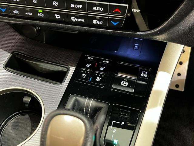 RX RX450h Fスポーツ ワンオーナー 禁煙 ムーンルーフ ワイヤレスチャージ ブレードスキャン ヘッドランプクリーナー 後席パワーシート&シートヒーター(34枚目)
