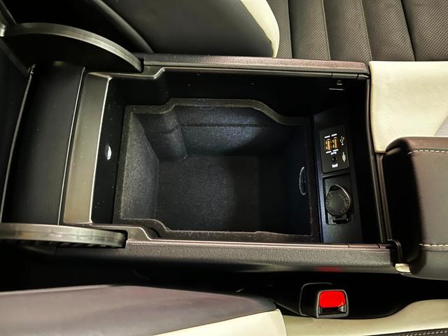 RX RX450h Fスポーツ ワンオーナー 禁煙 ムーンルーフ ワイヤレスチャージ ブレードスキャン ヘッドランプクリーナー 後席パワーシート&シートヒーター(44枚目)