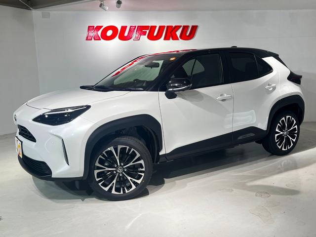 ヤリスクロス ハイブリッドＺ　２トーンルーフ　ハンズフリーパワーバックドア　パノラミックビューモニター　アドバンストパーク　パーキングサポートブレーキ（4枚目）