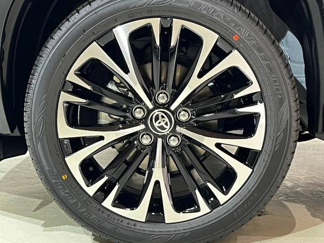 ヤリスクロス ハイブリッドＺ　２トーンルーフ　ハンズフリーパワーバックドア　パノラミックビューモニター　アドバンストパーク　パーキングサポートブレーキ（9枚目）