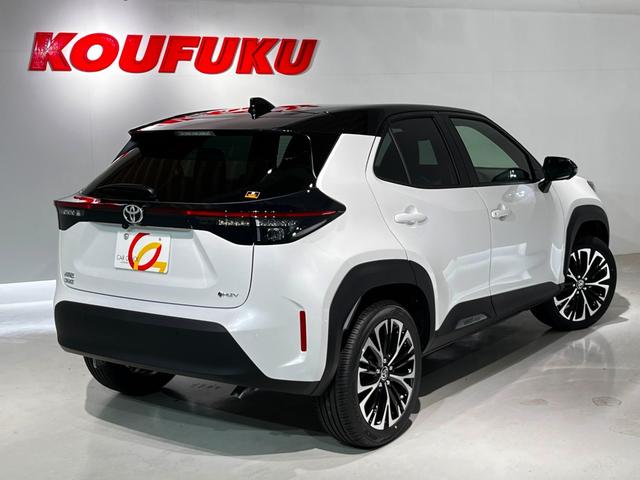 ヤリスクロス ハイブリッドＺ　２トーンルーフ　ハンズフリーパワーバックドア　パノラミックビューモニター　アドバンストパーク　パーキングサポートブレーキ（12枚目）