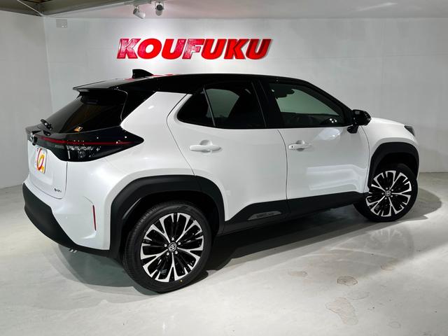ヤリスクロス ハイブリッドＺ　２トーンルーフ　ハンズフリーパワーバックドア　パノラミックビューモニター　アドバンストパーク　パーキングサポートブレーキ（13枚目）