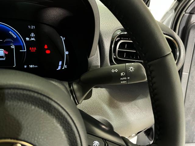 ヤリスクロス ハイブリッドＺ　２トーンルーフ　ハンズフリーパワーバックドア　パノラミックビューモニター　アドバンストパーク　パーキングサポートブレーキ（19枚目）