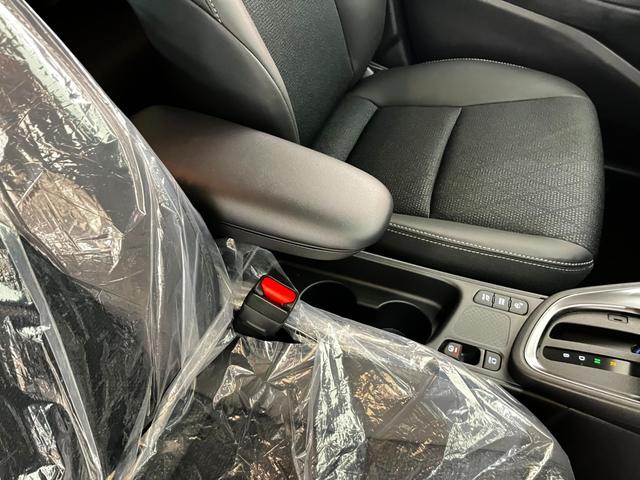 ヤリスクロス ハイブリッドＺ　２トーンルーフ　ハンズフリーパワーバックドア　パノラミックビューモニター　アドバンストパーク　パーキングサポートブレーキ（38枚目）