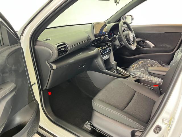 ヤリスクロス ハイブリッドＺ　２トーンルーフ　ハンズフリーパワーバックドア　パノラミックビューモニター　アドバンストパーク　パーキングサポートブレーキ（44枚目）