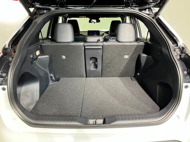 ヤリスクロス ハイブリッドＺ　２トーンルーフ　ハンズフリーパワーバックドア　パノラミックビューモニター　アドバンストパーク　パーキングサポートブレーキ（53枚目）