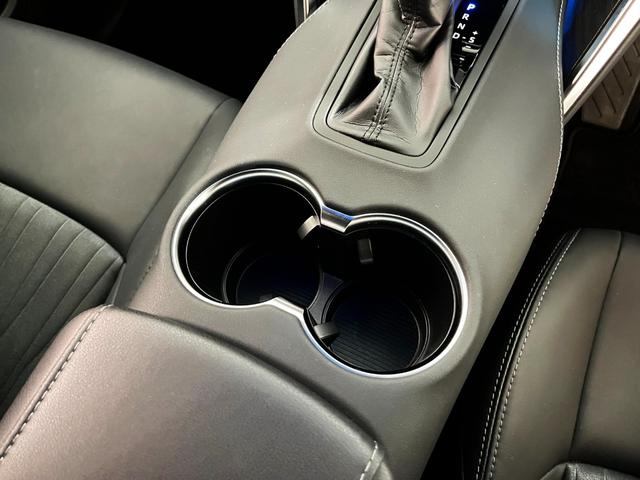 ハリアーハイブリッド G ワンオーナー 禁煙 デジタルインナーミラー パワーバックドア コネクティッドナビ フルセグ(33枚目)