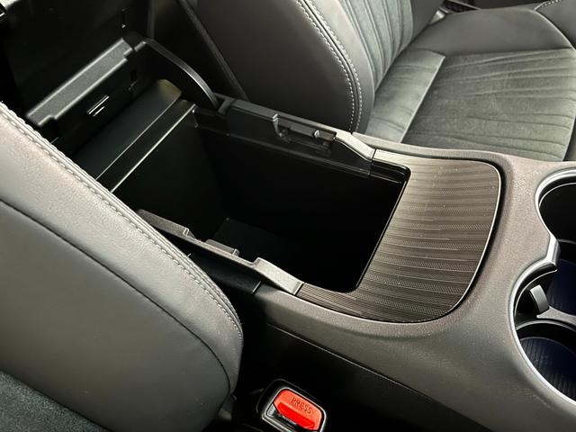 ハリアーハイブリッド G ワンオーナー 禁煙 デジタルインナーミラー パワーバックドア コネクティッドナビ フルセグ(41枚目)