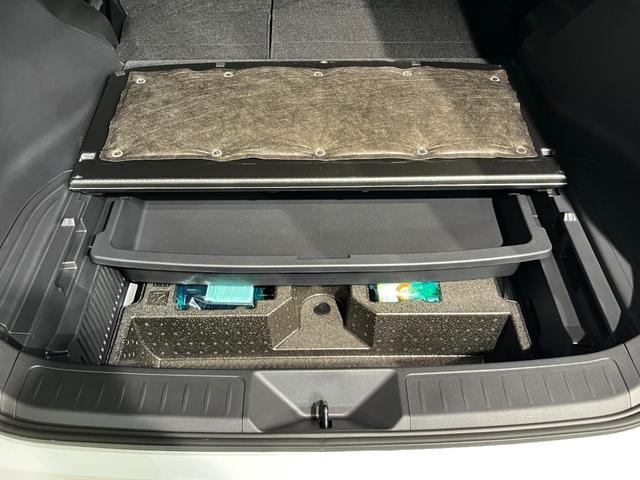 ハリアーハイブリッド G ワンオーナー 禁煙 デジタルインナーミラー パワーバックドア コネクティッドナビ フルセグ(62枚目)