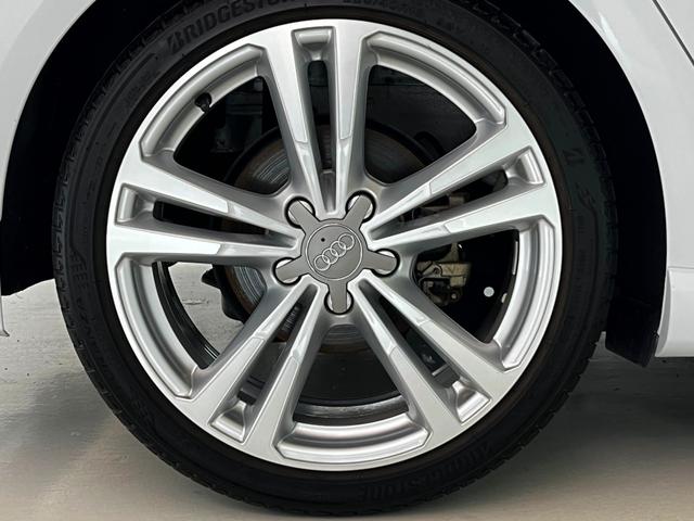 Ａ３ スポーツバック３０ＴＦＳＩスポシグネチエデＳラインＰ　ワンオーナー　禁煙　ＭＭＩナビ　バーチャルコックピット　フルセグ　スマートフォンインターフェイス（10枚目）