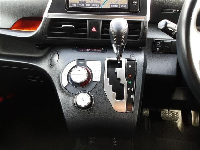 シエンタ Ｇ　フルセグ　メモリーナビ　ＤＶＤ再生　バックカメラ　衝突被害軽減システム　ＥＴＣ　両側電動スライド　ＬＥＤヘッドランプ　ウオークスルー　乗車定員７人　３列シート　ワンオーナー　アイドリングストップ（10枚目）