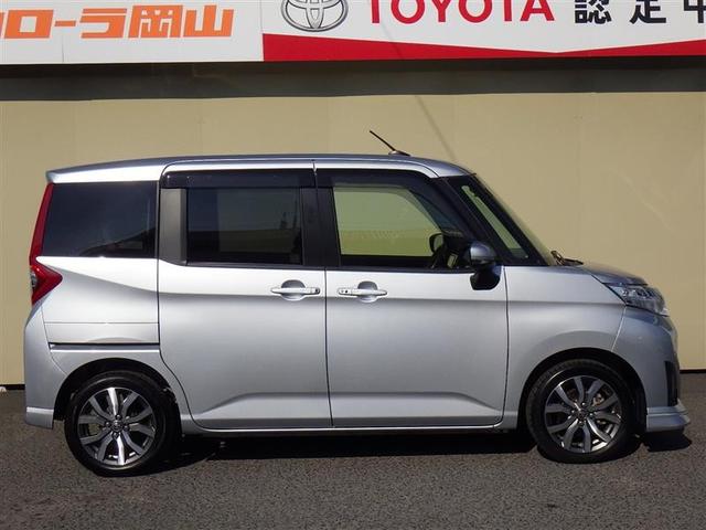 両側パワースライドドア付きだから、狭い駐車スペースなどでの　乗り降りラクラク！小さなお子さまのいるご家庭には嬉しい装備。