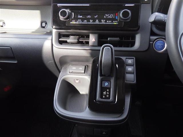 シエンタ ハイブリッドＺ　フルセグ　メモリーナビ　ＤＶＤ再生　ミュージックプレイヤー接続可　バックカメラ　衝突被害軽減システム　ＥＴＣ　ドラレコ　両側電動スライド　ＬＥＤヘッドランプ　ウオークスルー　乗車定員７人　３列シート（10枚目）