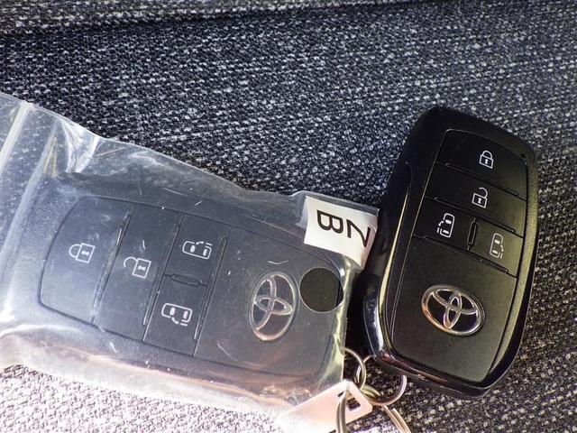 シエンタ ハイブリッドＺ　フルセグ　メモリーナビ　ＤＶＤ再生　ミュージックプレイヤー接続可　バックカメラ　衝突被害軽減システム　ＥＴＣ　ドラレコ　両側電動スライド　ＬＥＤヘッドランプ　ウオークスルー　乗車定員７人　３列シート（21枚目）