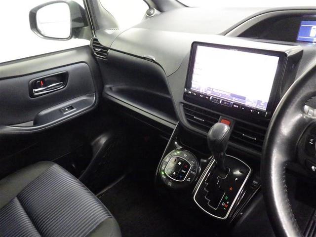 ヴォクシー ZS 煌II フルセグ メモリーナビ DVD再生 後席モニター バックカメラ 衝突被害軽減システム ETC 両側電動スライド LEDヘッドランプ ウオークスルー 乗車定員8人 3列シート アイドリングストップ(3枚目)