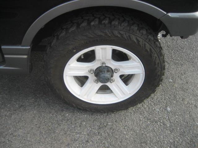 ジムニー ランドベンチャー　限定車　シートヒーター　ジオランダーＭ／Ｔタイヤ　前後バンパー外品（14枚目）